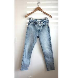 Levi’s Wedgie Straight Jeans Light Wash High Rise Cropped Raw Hem Size 24